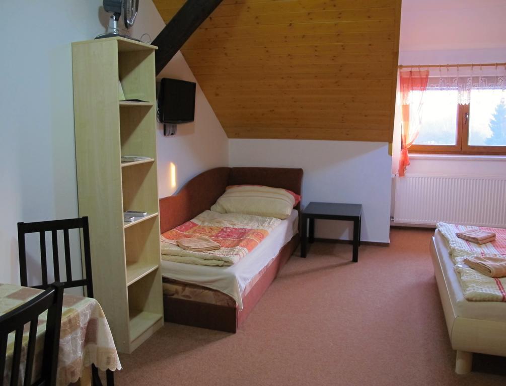 Privát Nováč Apartman Nové Město nad Metují Szoba fotó