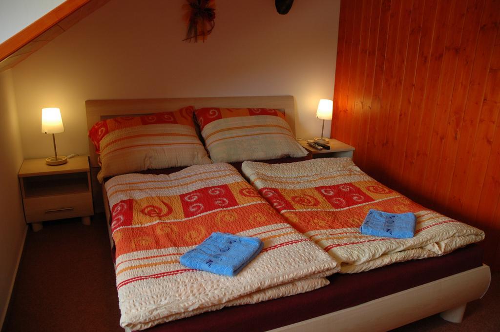 Privát Nováč Apartman Nové Město nad Metují Szoba fotó